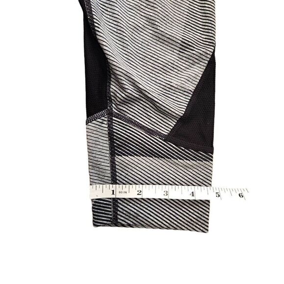 Athleta Zip Pocket 7/8 legging gray/black Size small poly/lycra - Picture 6 of 13